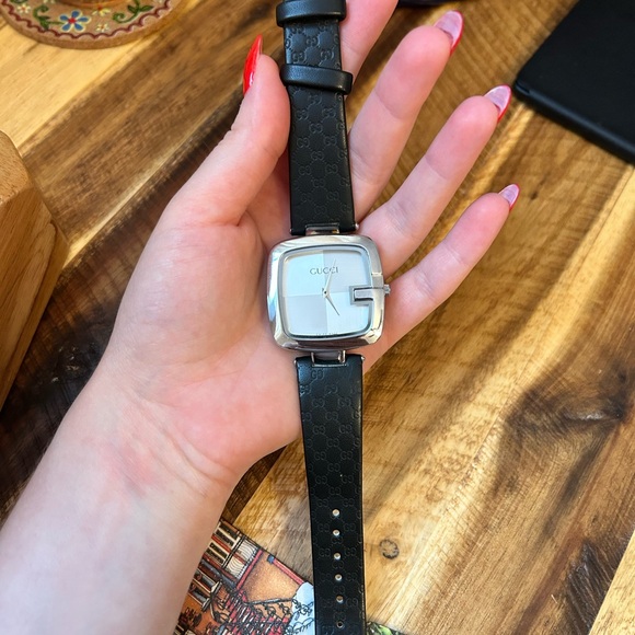 Gucci Watch - Picture 8 of 9